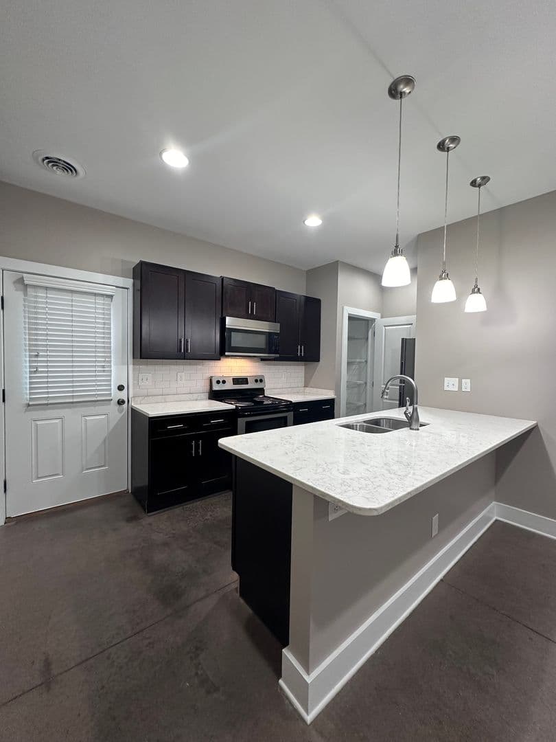 Knoxville Apartment: 425 Sutherland View Way