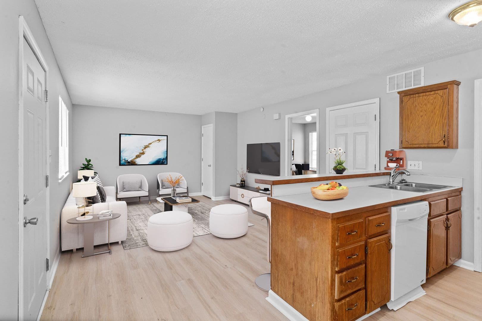 Leavenworth Apartment: 501 Vilas Street
