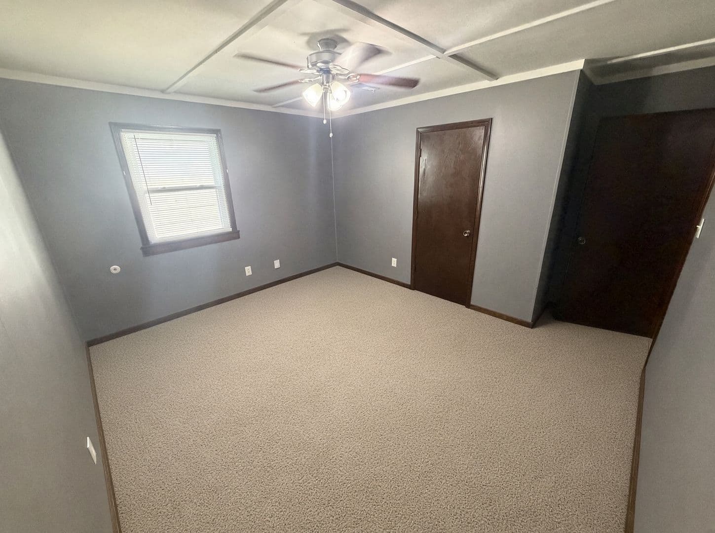 Leavenworth Apartment: 728 Seneca St