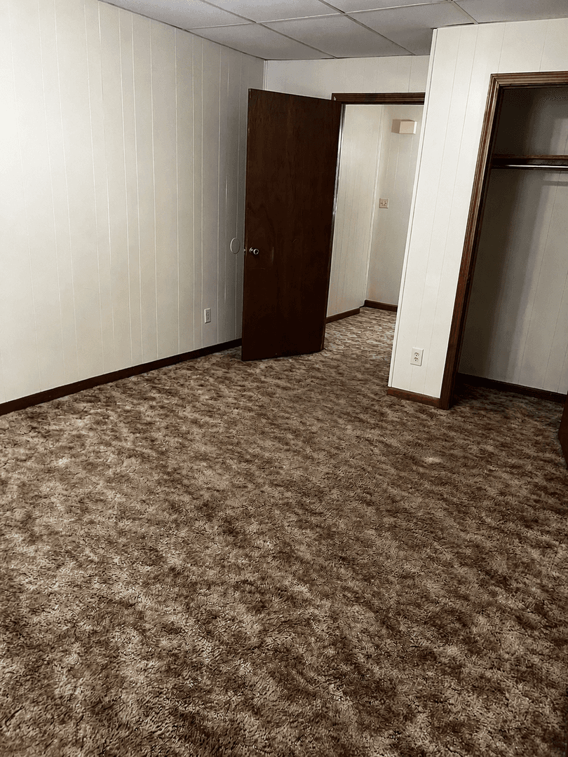 Leavenworth Apartment: 401 Chestnut St