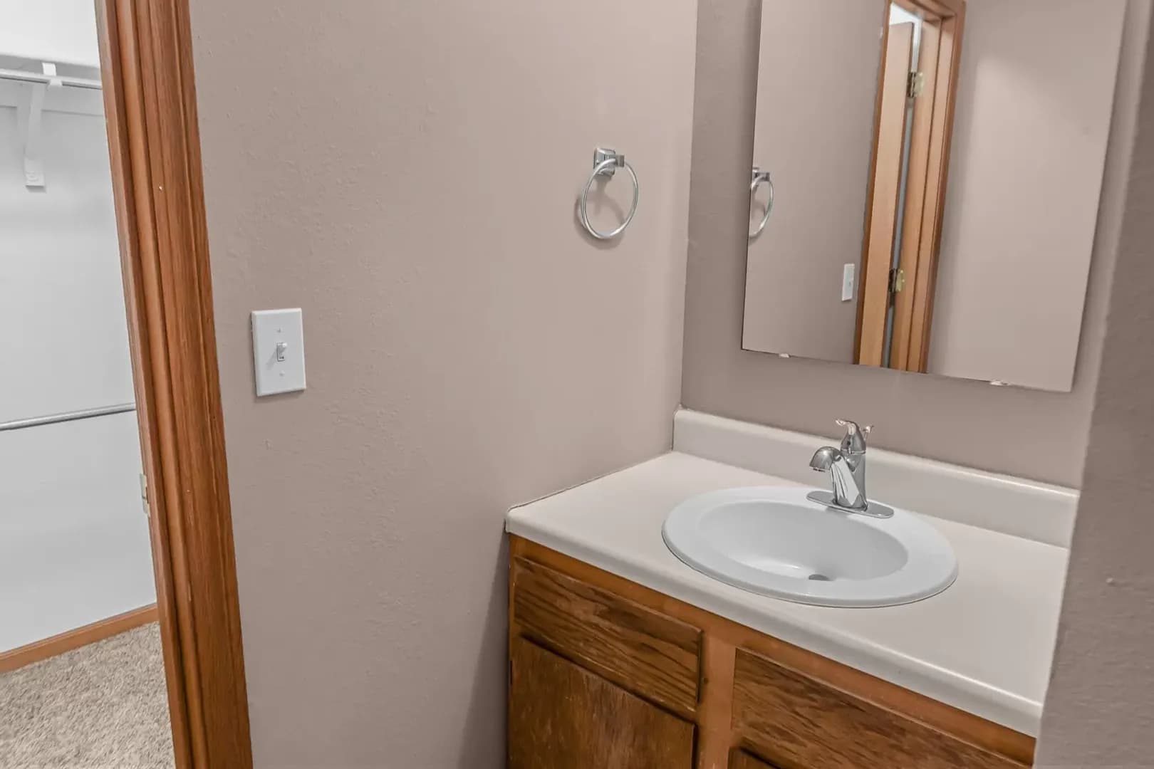 Leavenworth Apartment: 941 Cheyenne Curv Apt E