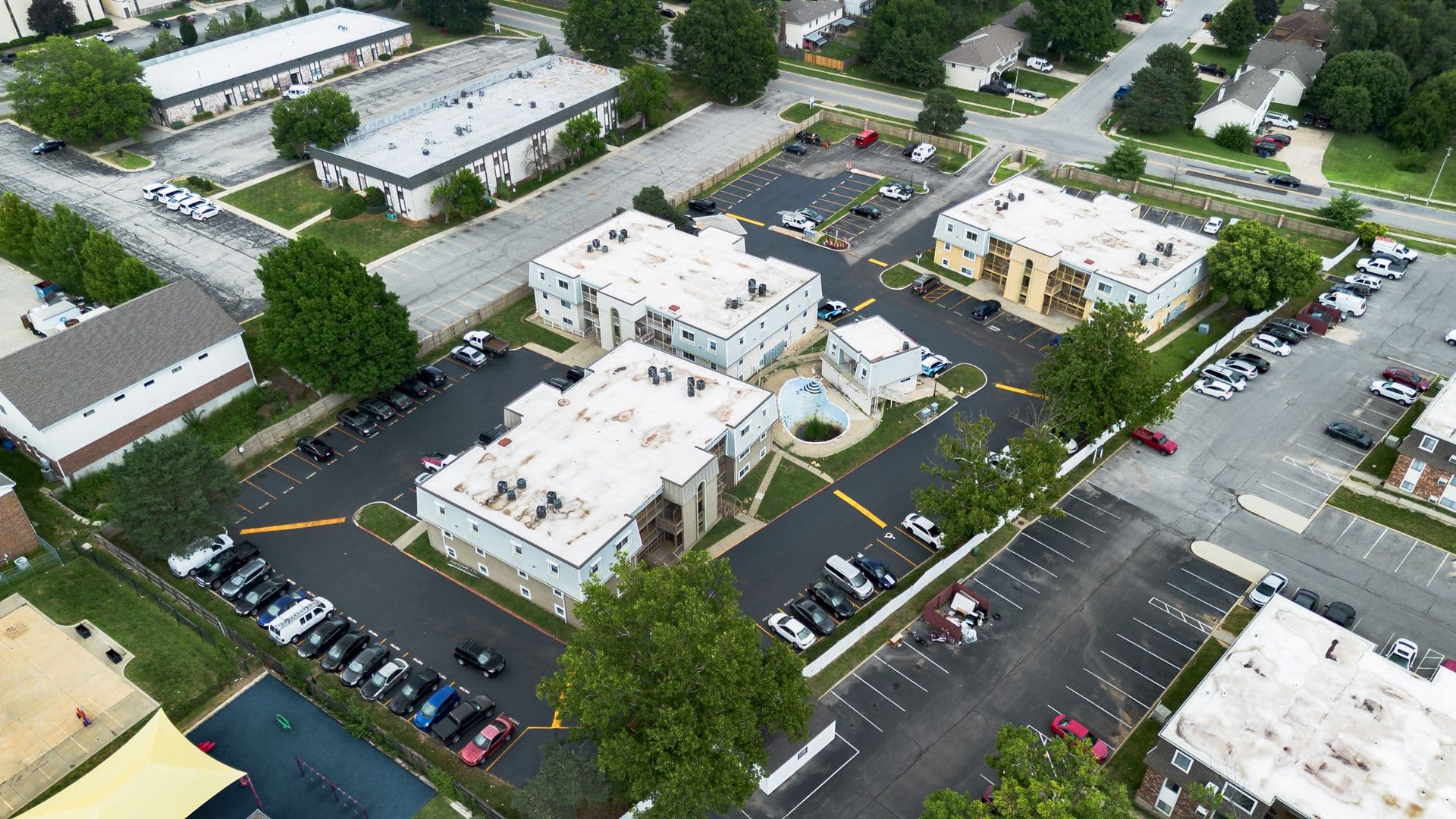 Olathe Apartment: 515 S Clairborne Rd.