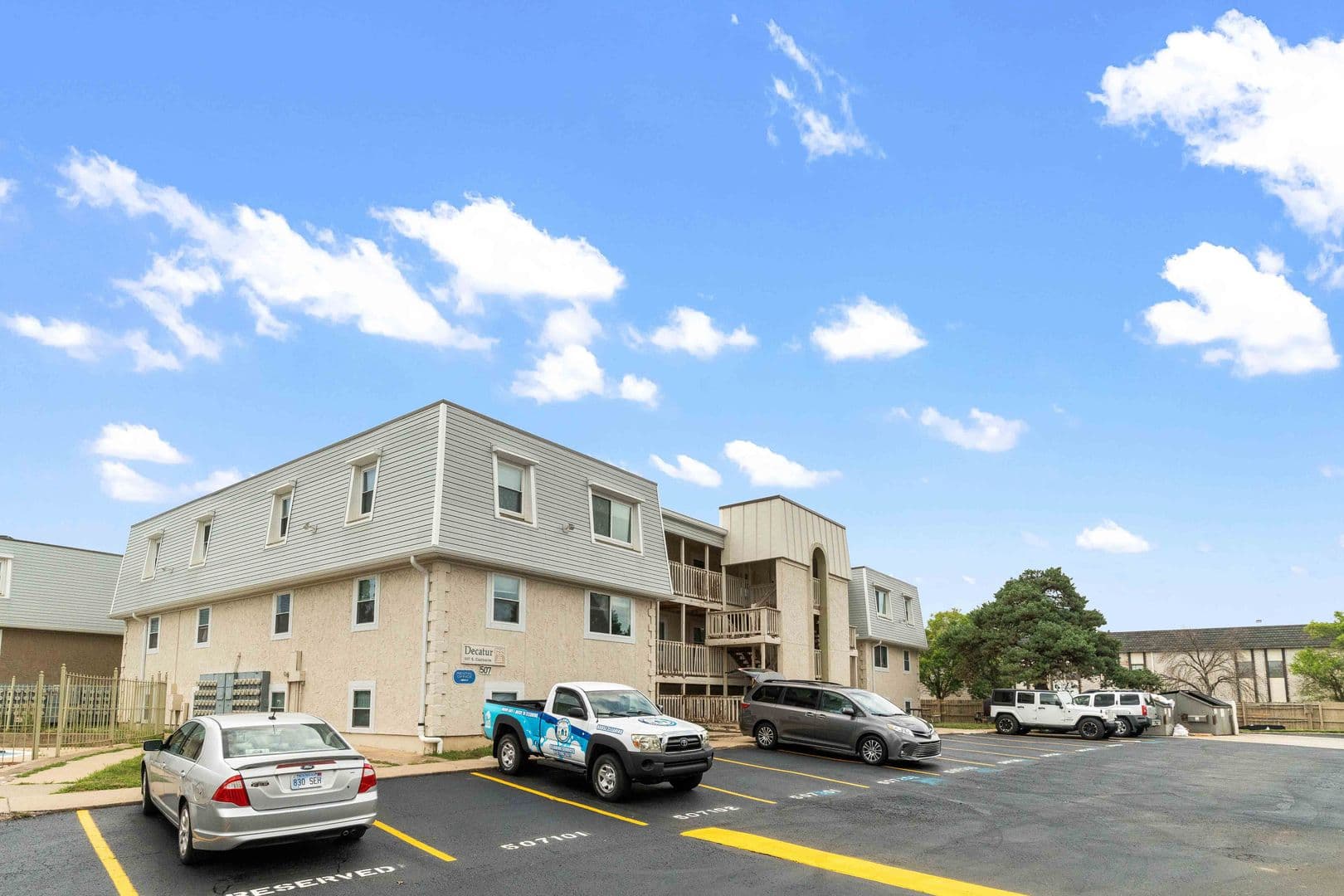 Olathe Apartment: 515 S Clairborne Rd.