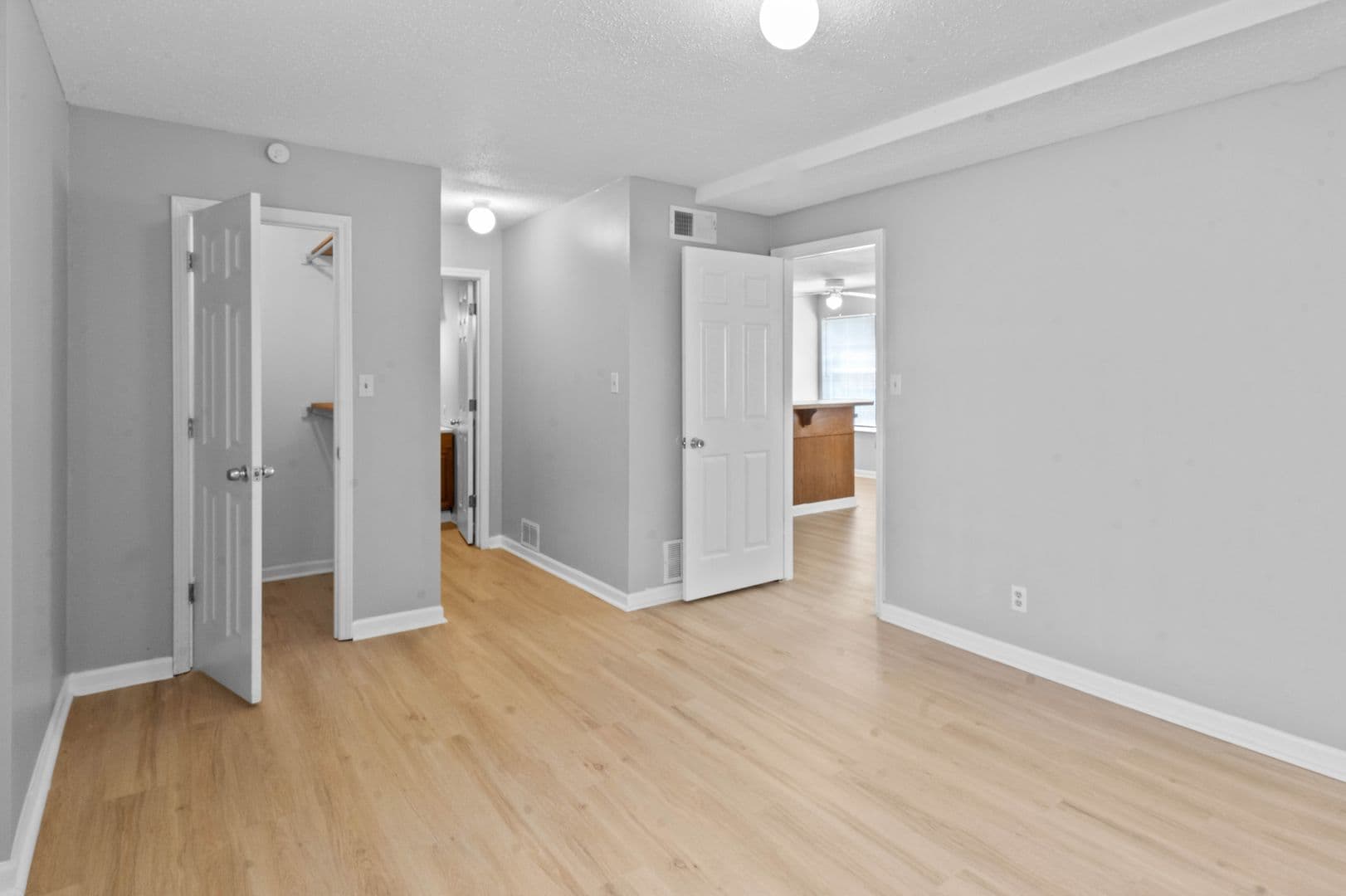 Leavenworth Apartment: 501 Vilas Street