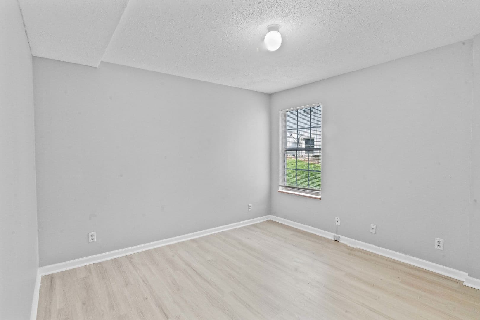 Leavenworth Apartment: 501 Vilas Street