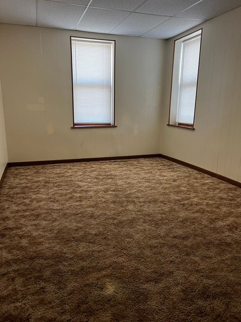 Leavenworth Apartment: 401 Chestnut St