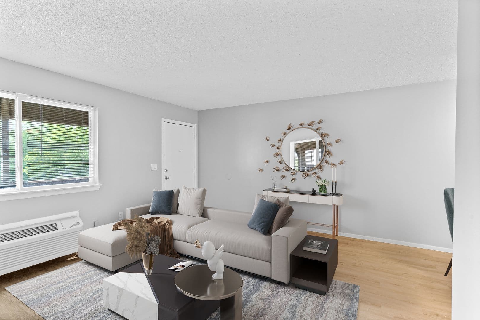 Olathe Apartment: 515 S Clairborne Rd.