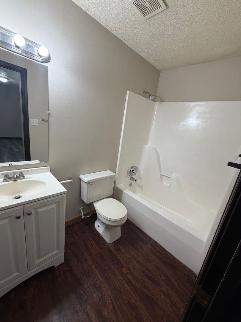 Leavenworth Apartment: 501 Vilas Street