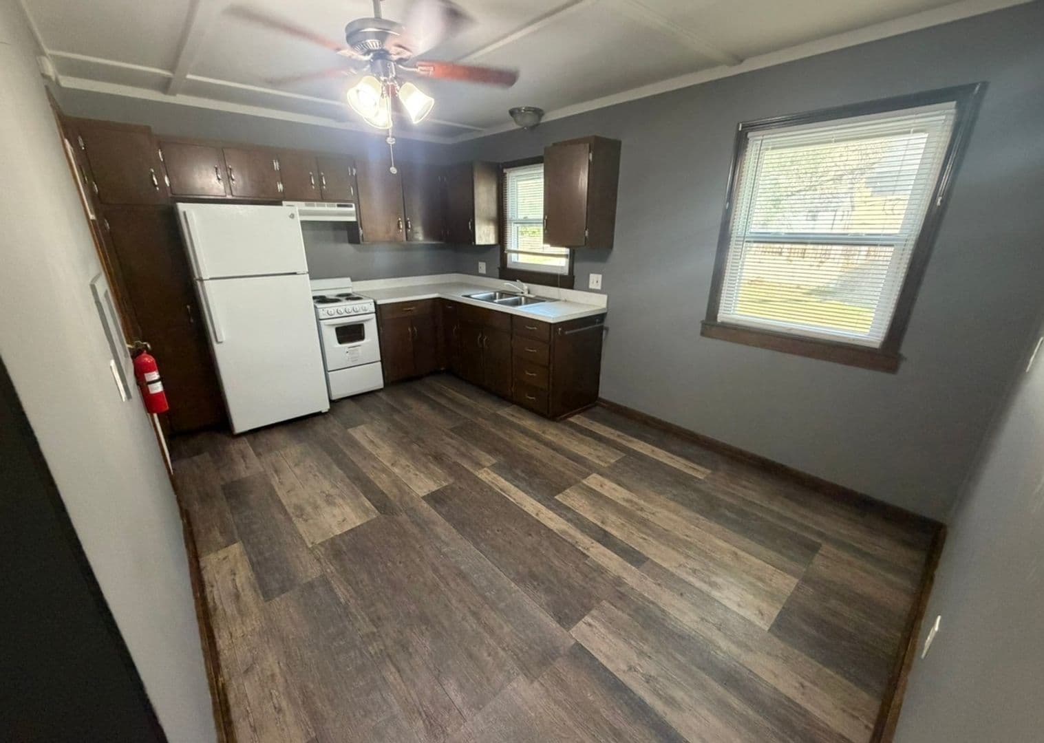 Leavenworth Apartment: 728 Seneca St