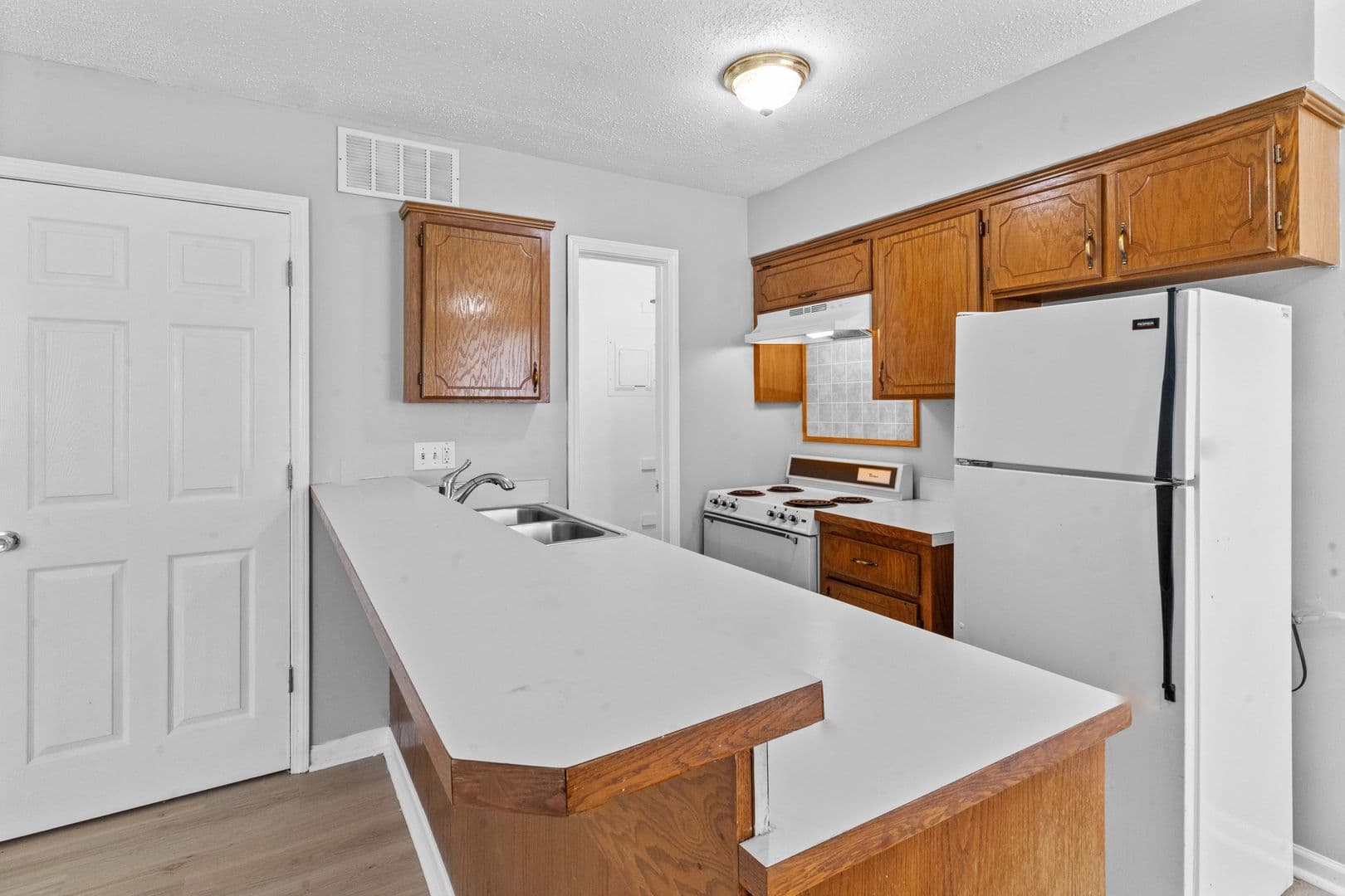 Leavenworth Apartment: 501 Vilas Street
