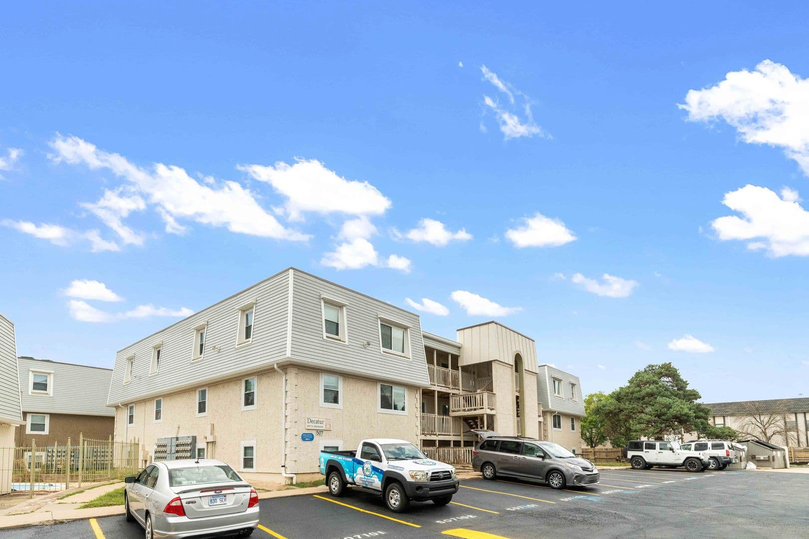 Olathe Apartment: 515 S Clairborne Rd.