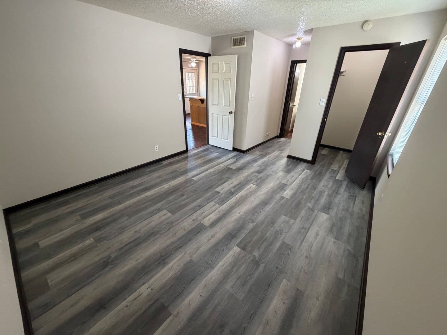 Leavenworth Apartment: 501 Vilas Street