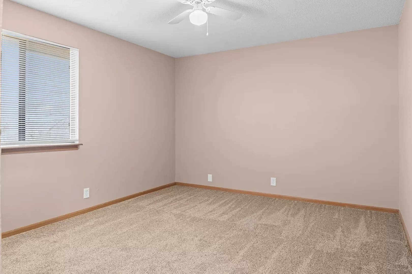 Leavenworth Apartment: 941 Cheyenne Curv Apt L
