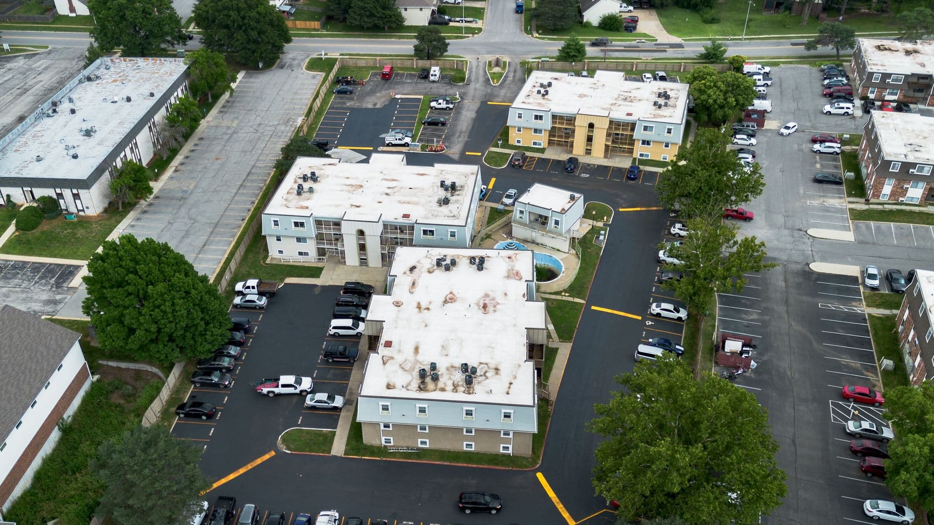 Olathe Apartment: 515 S Clairborne Rd.