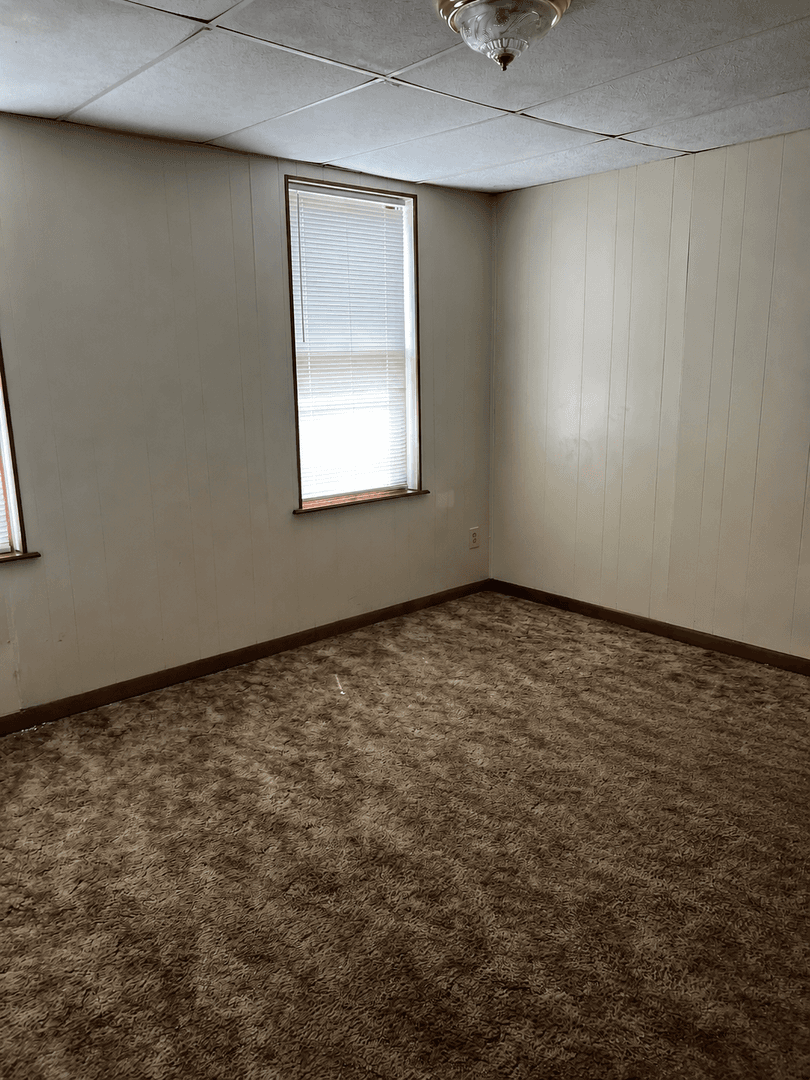 Leavenworth Apartment: 401 Chestnut St