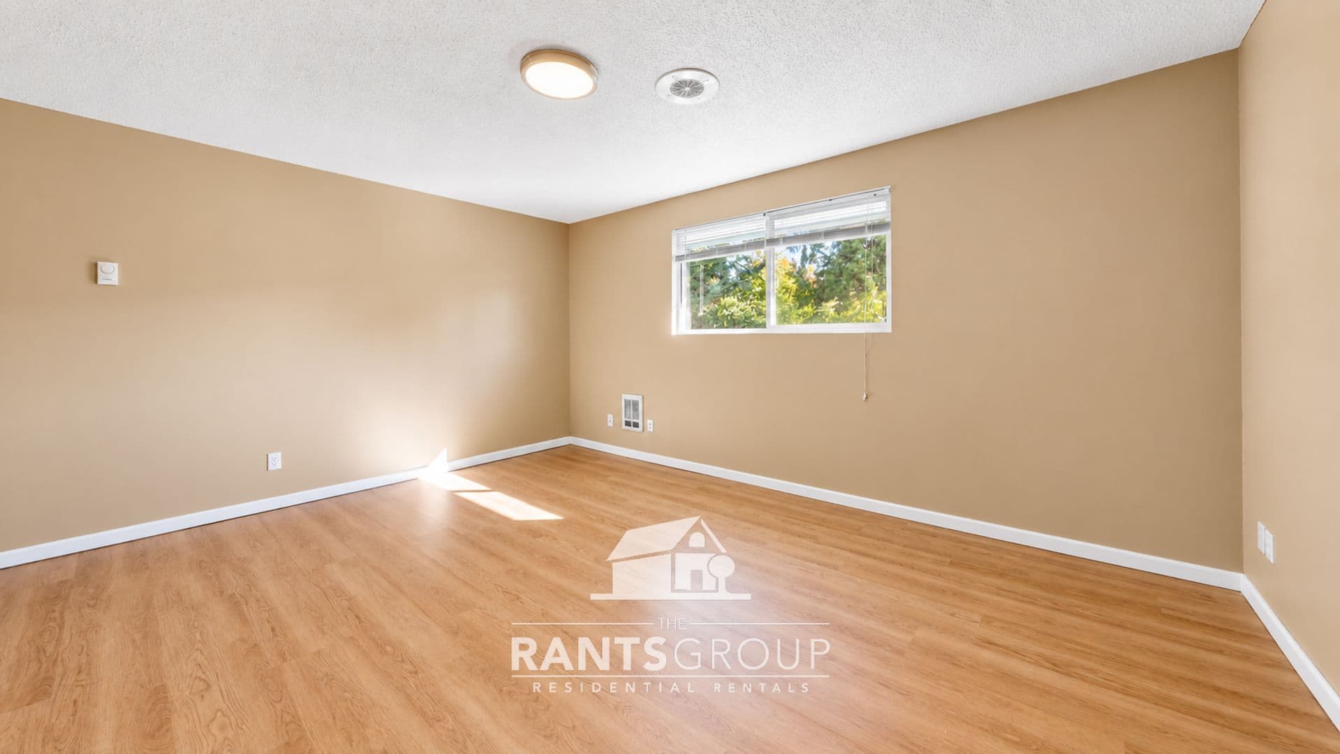 OLYMPIA Apartment: 1416 Stillwell St NE