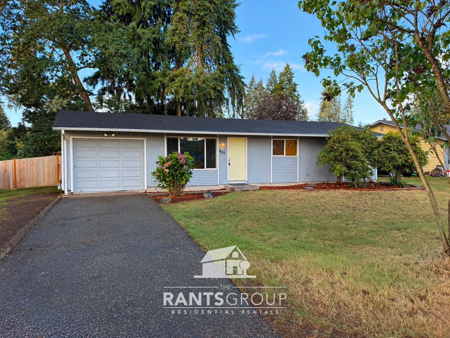 Olympia House: 825 Oakcrest St