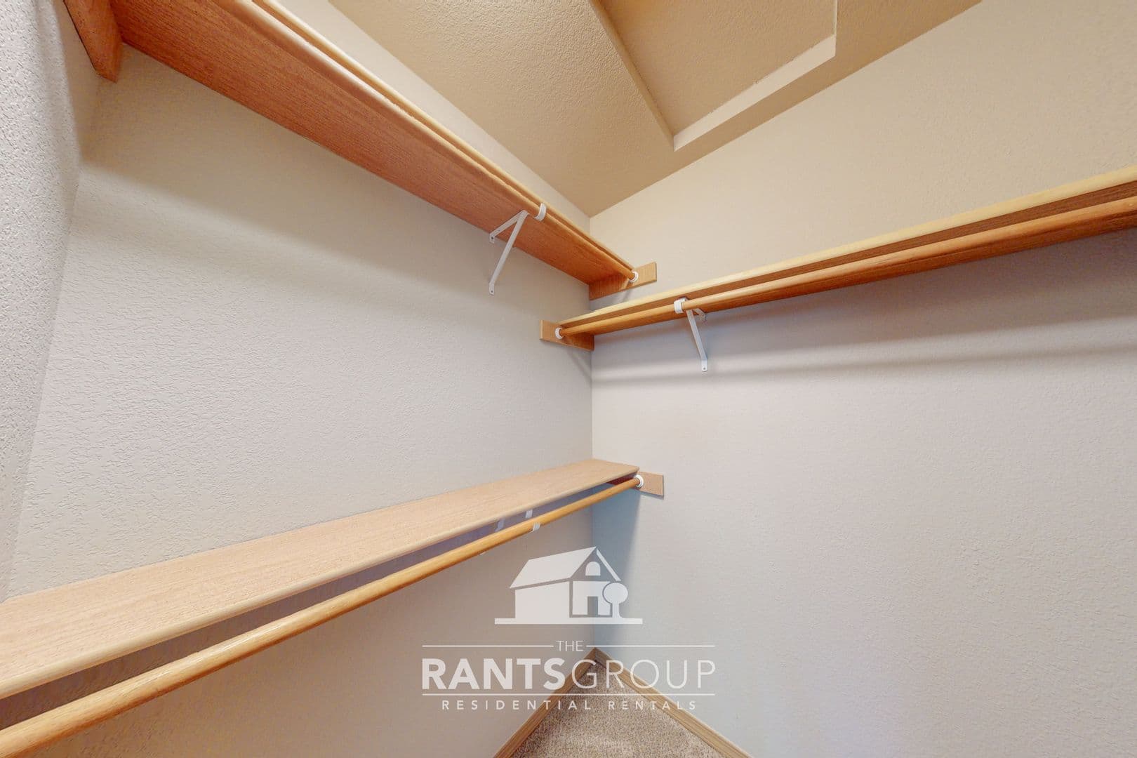 Olympia Apartment: 7043 & 7045 Lazy Ct SW