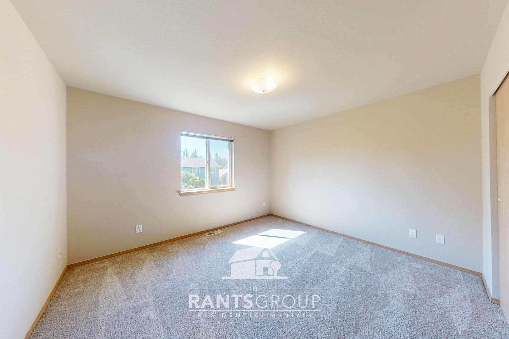 Olympia Apartment: 7043 & 7045 Lazy Ct SW