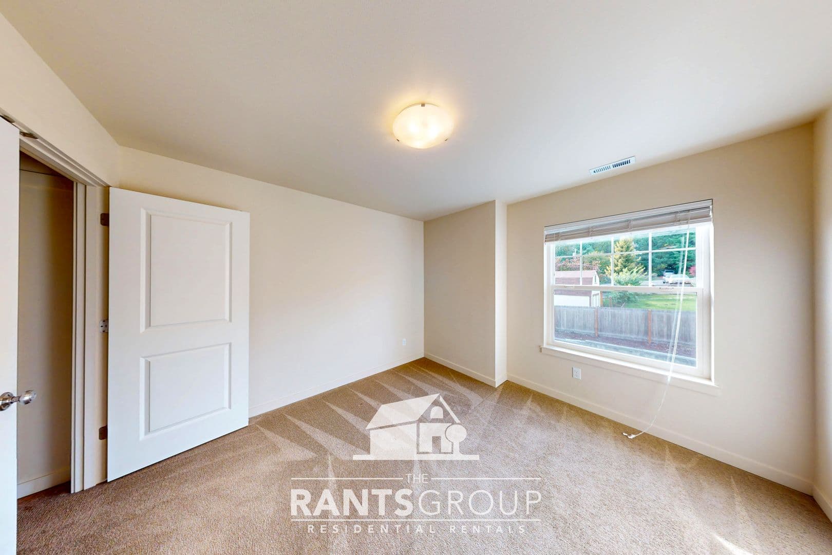Tumwater Apartment: 607 3rd Ave SW A & B