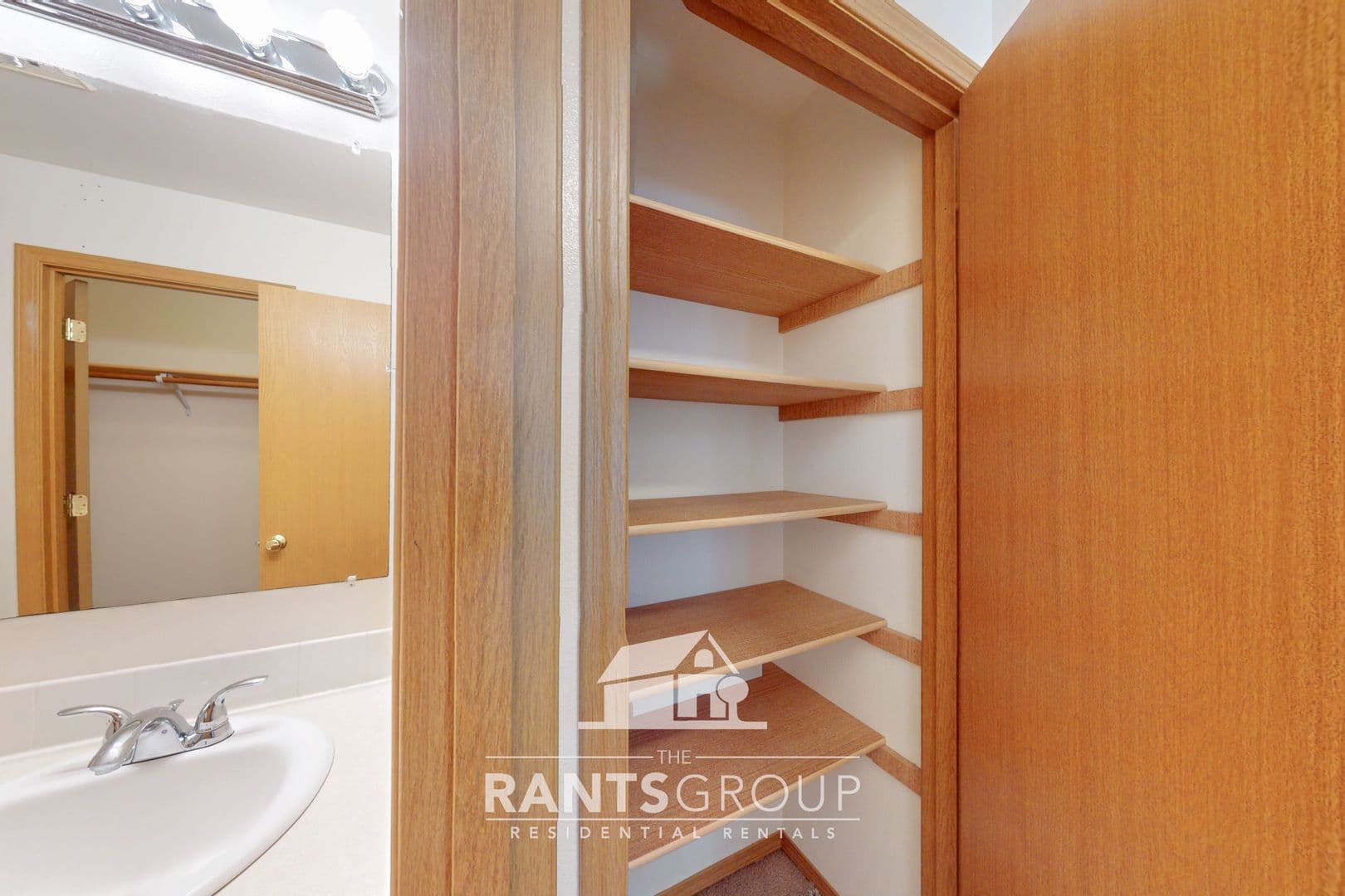 Tumwater Apartment: 811 3rd Ave SW