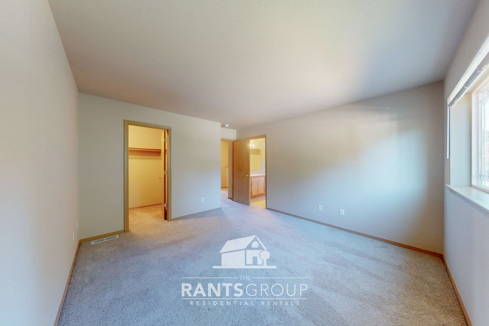 Olympia Apartment: 7043 & 7045 Lazy Ct SW
