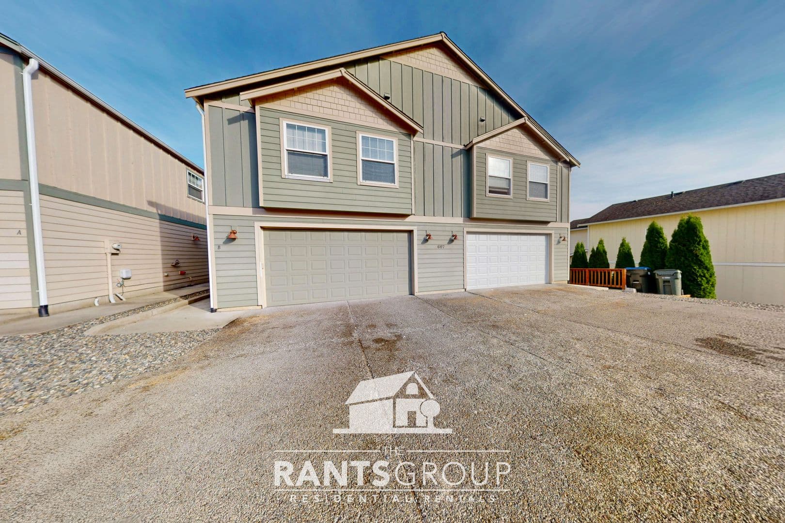 Tumwater Apartment: 607 3rd Ave SW A & B