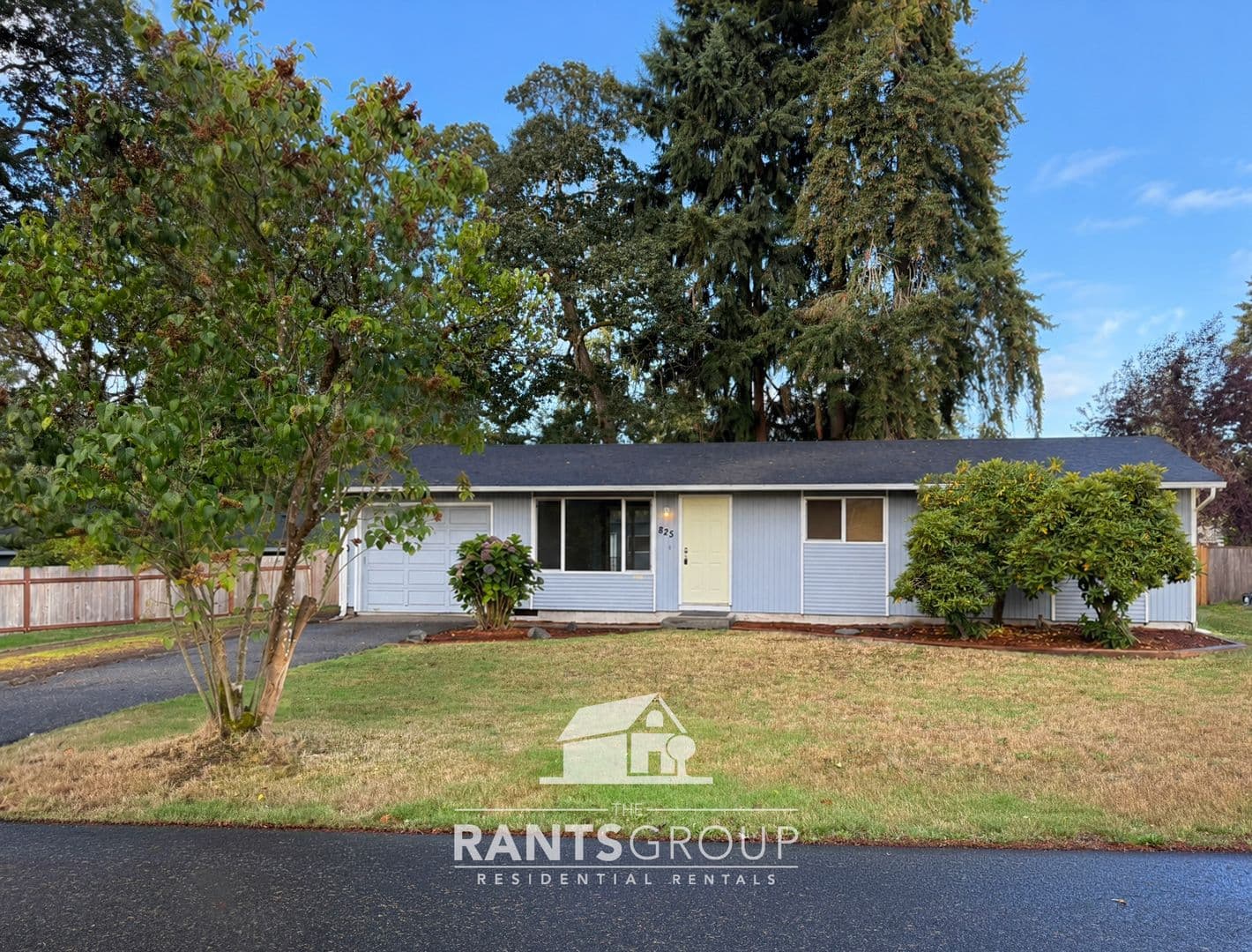 Olympia House: 825 Oakcrest St