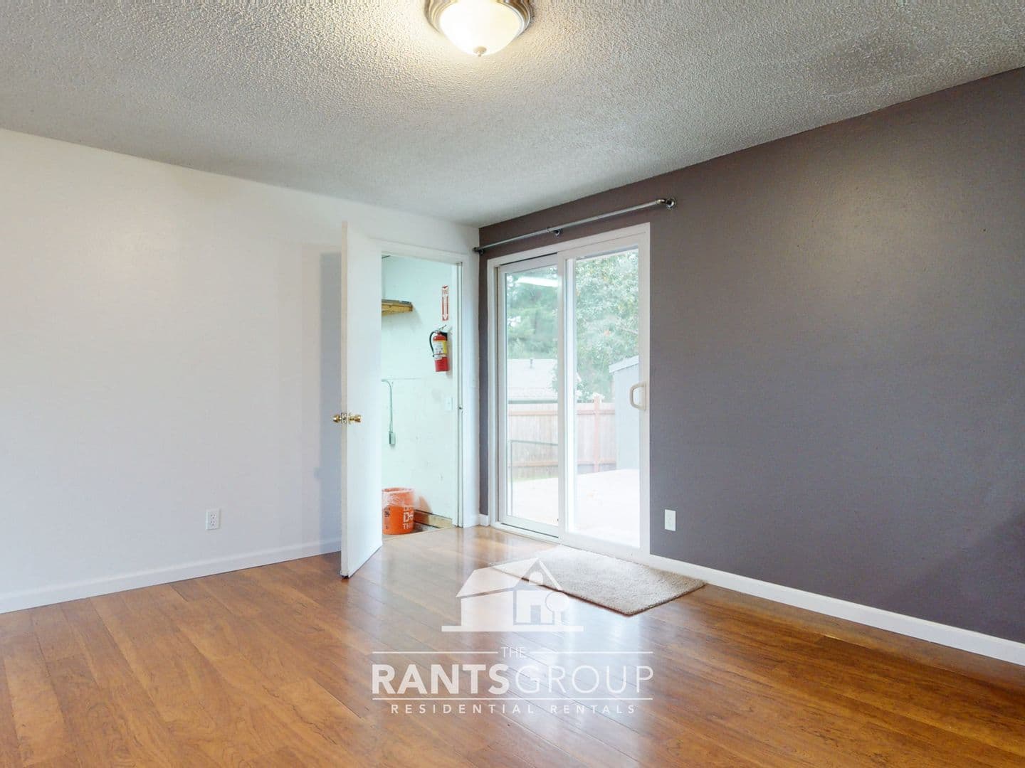 Olympia House: 825 Oakcrest St