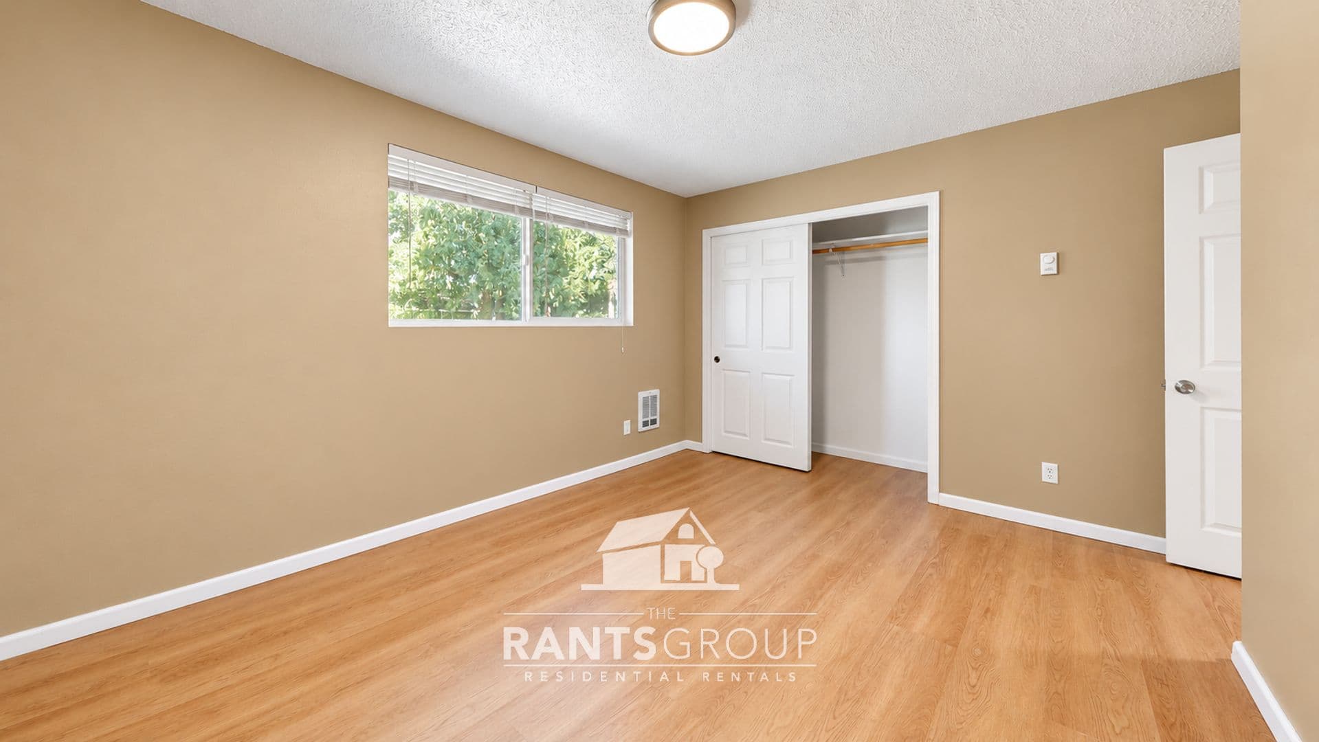 OLYMPIA Apartment: 1416 Stillwell St NE