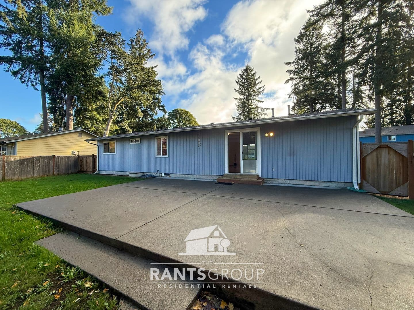 Olympia House: 825 Oakcrest St