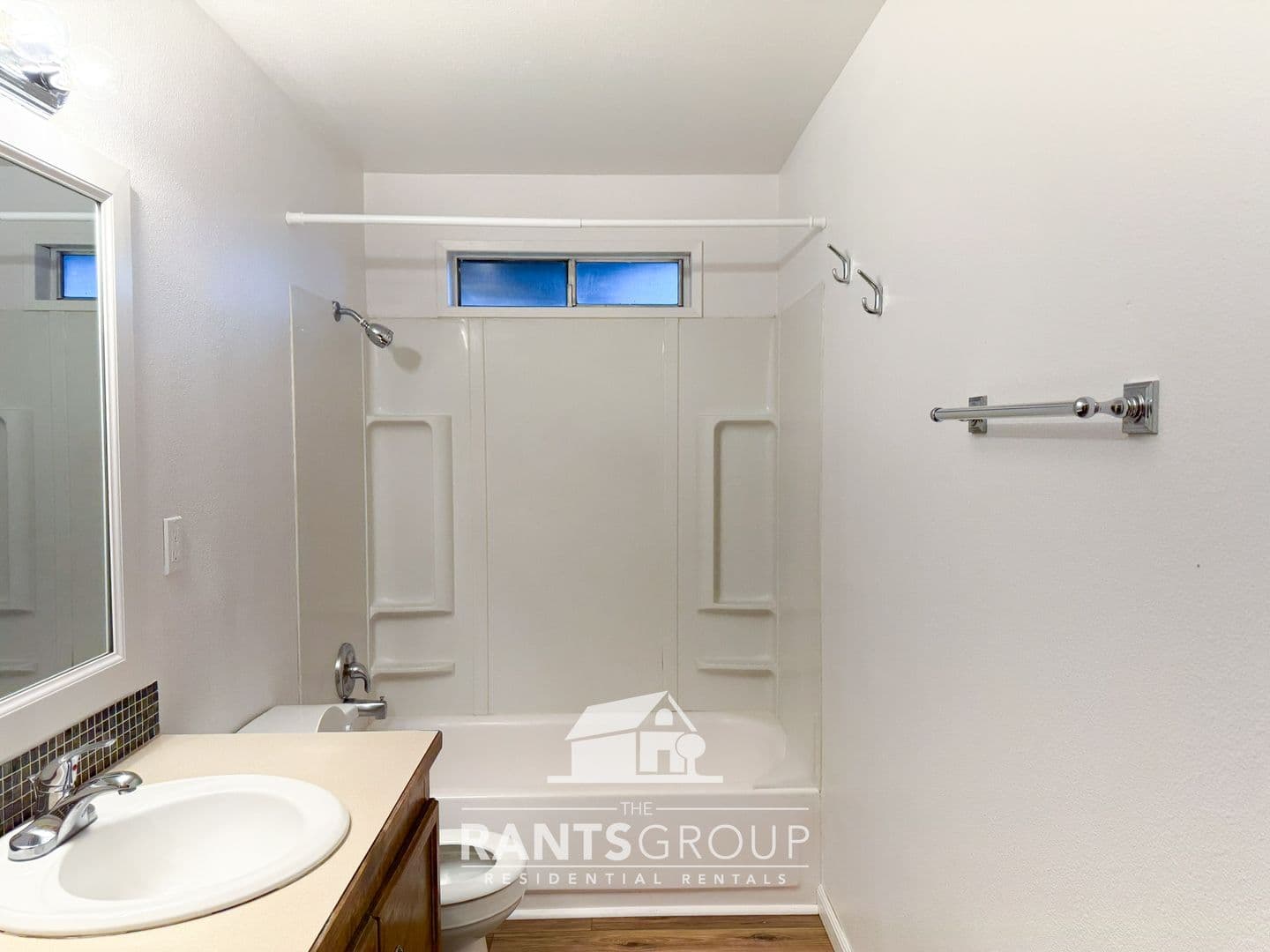 Olympia House: 825 Oakcrest St