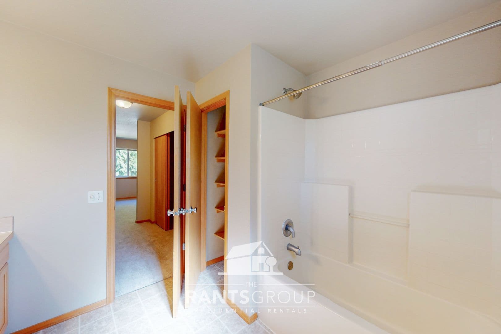 Lacey House: 4736 Kapalea Way SE