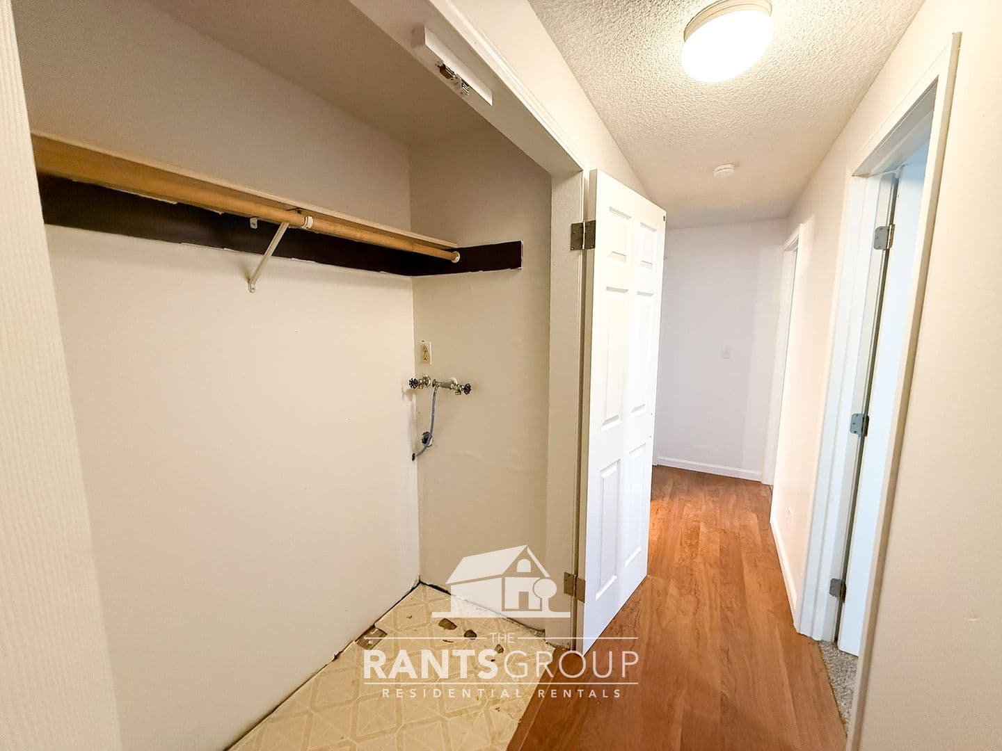 Olympia House: 825 Oakcrest St