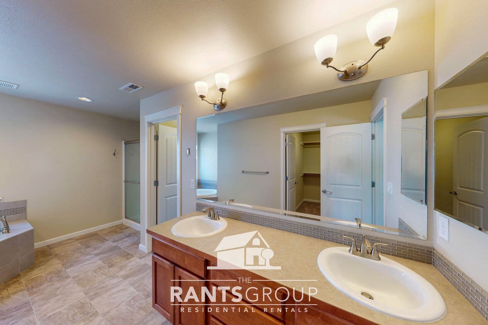 Lacey House: 4322 Dudley Dr NE