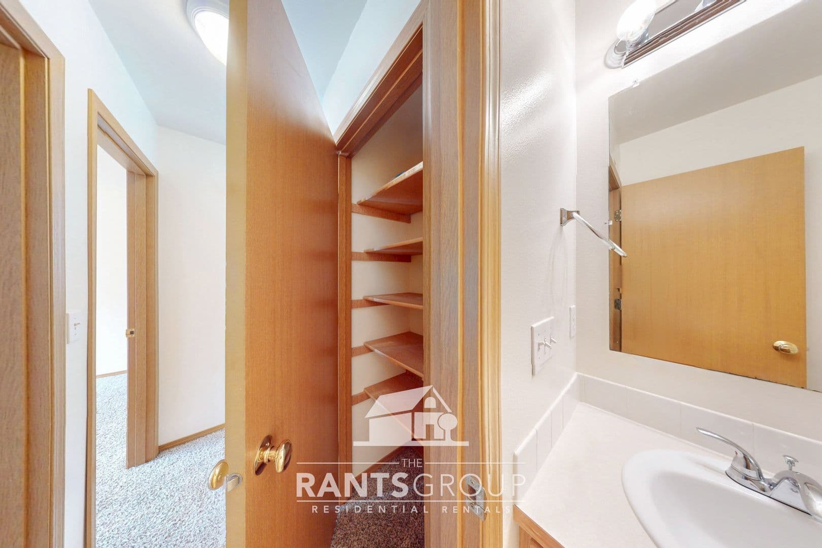 Tumwater Apartment: 811 3rd Ave SW