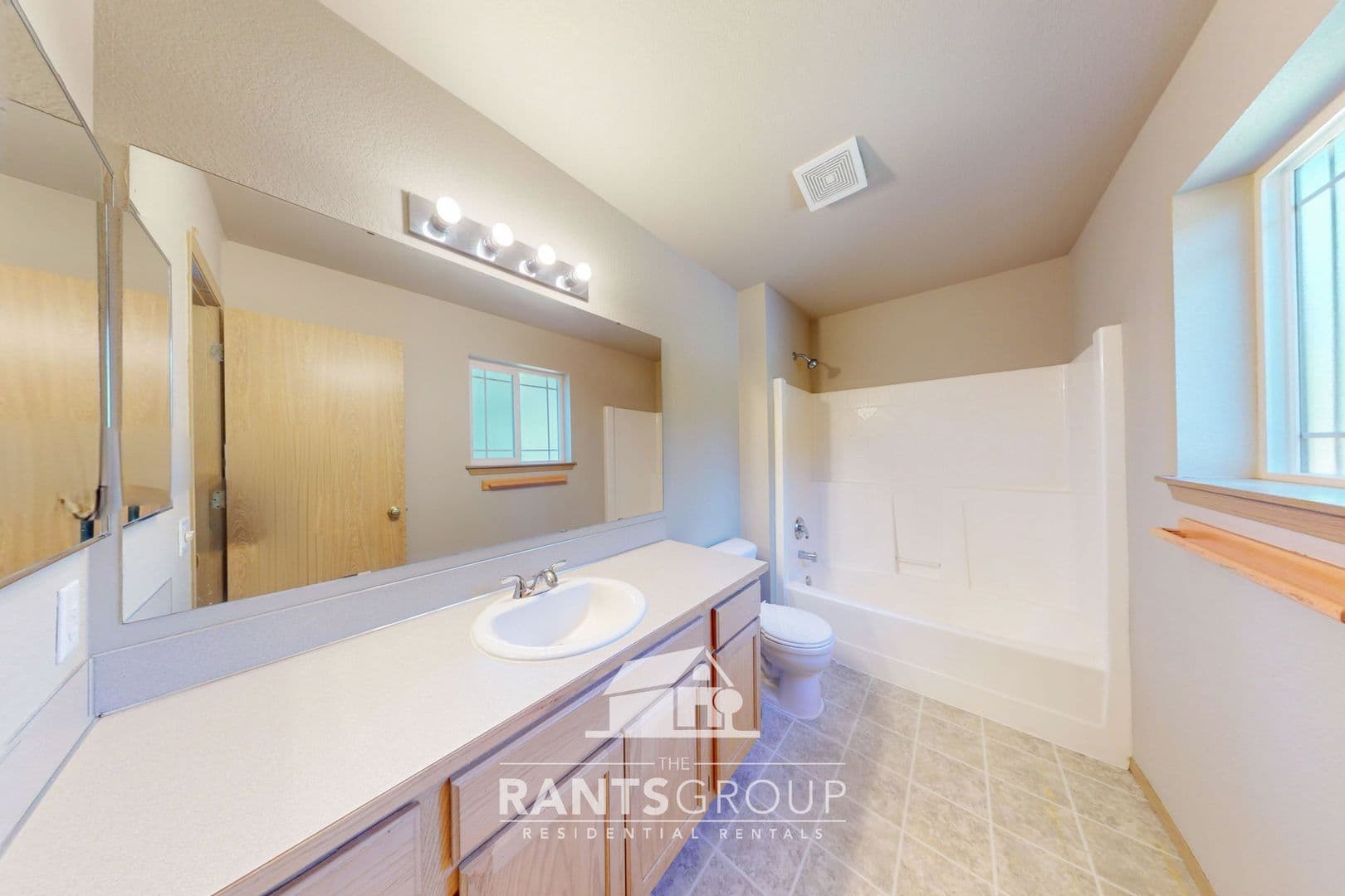 Olympia Apartment: 7043 & 7045 Lazy Ct SW