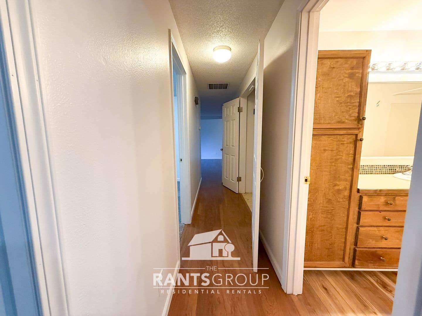 Olympia House: 825 Oakcrest St