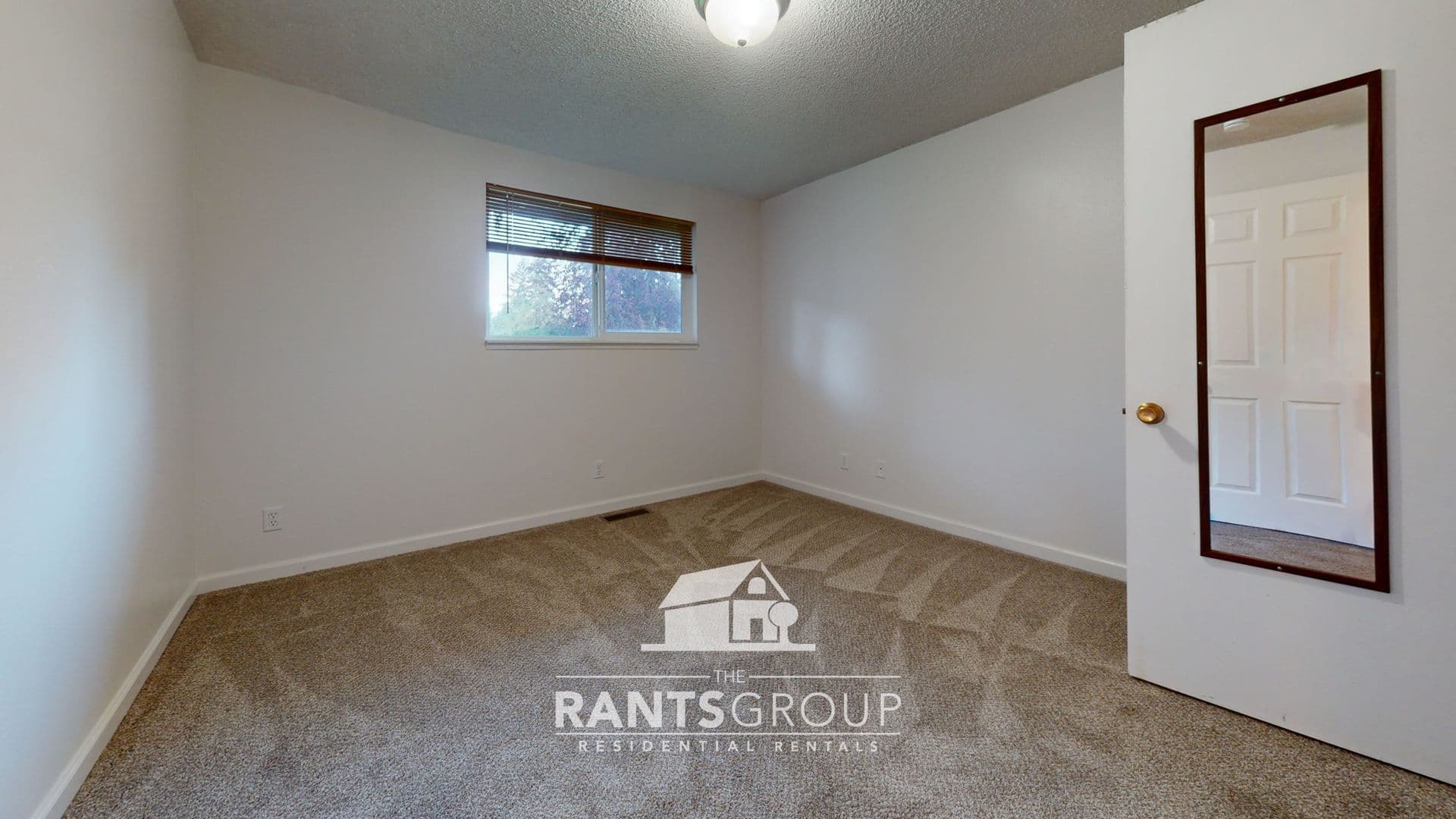 Olympia House: 825 Oakcrest St