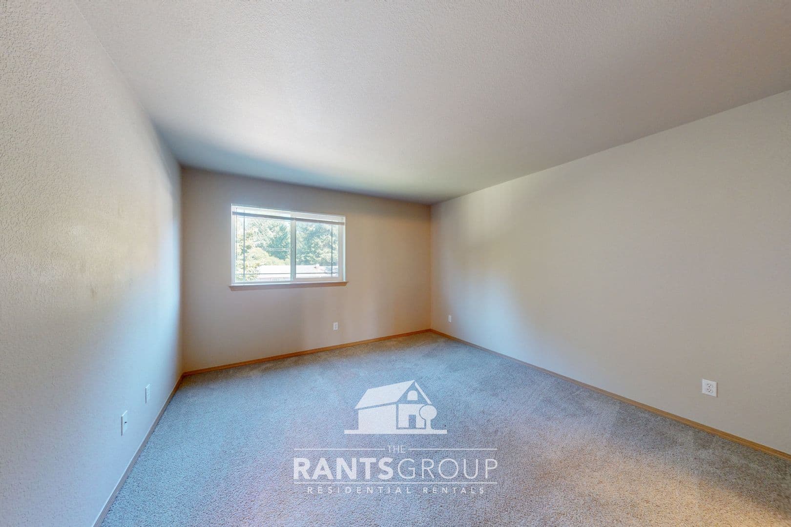 Olympia Apartment: 7043 & 7045 Lazy Ct SW