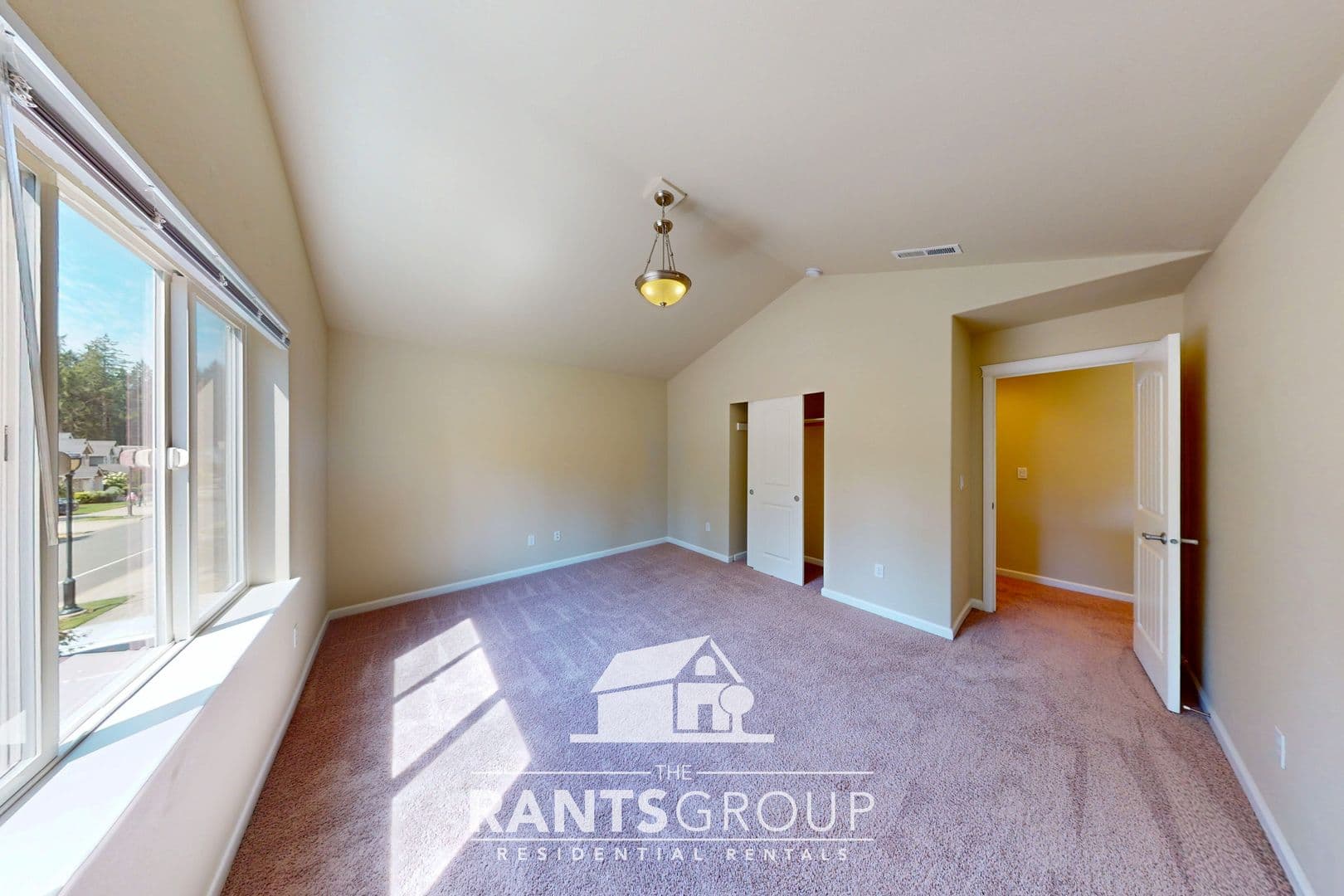 Lacey House: 4322 Dudley Dr NE