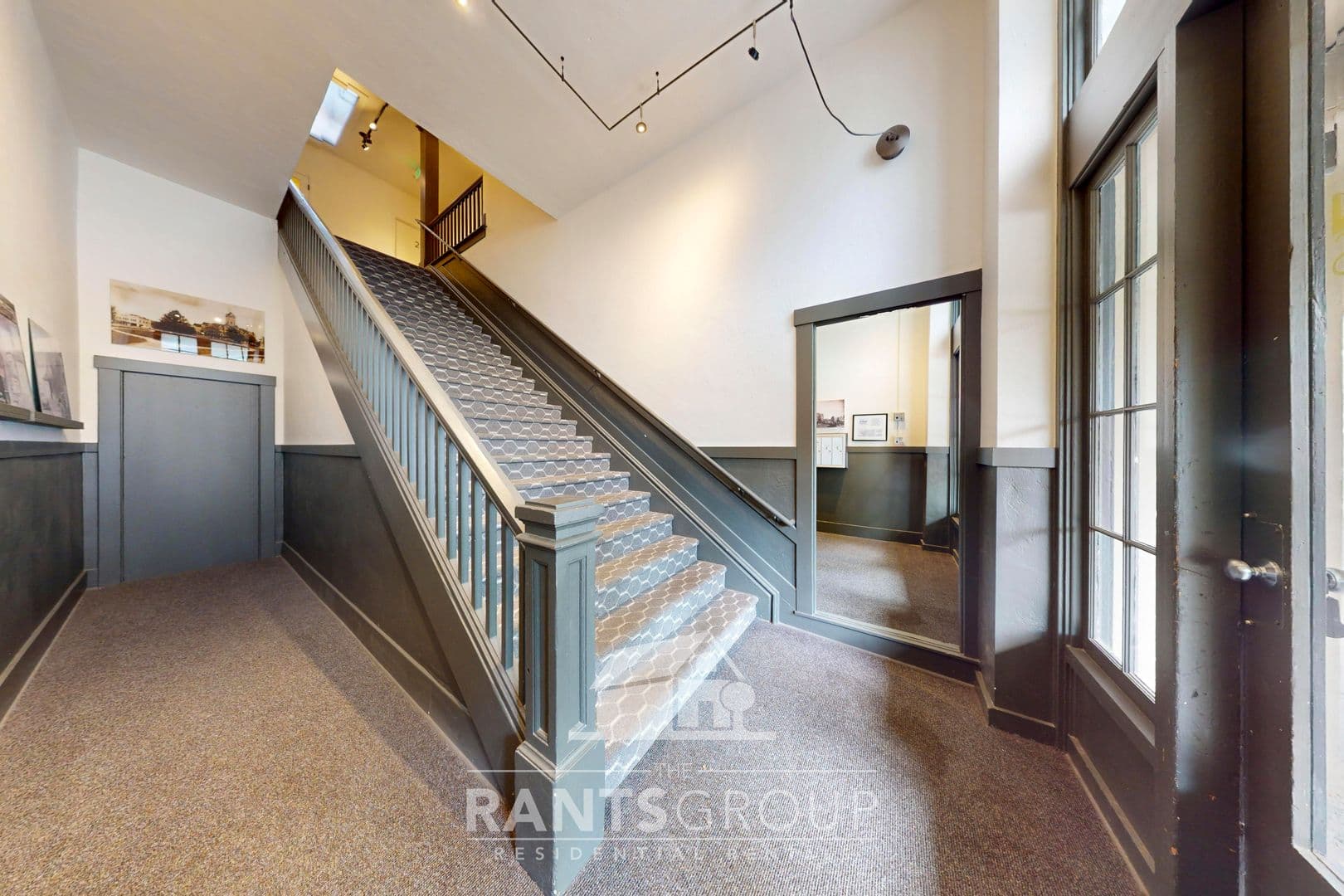 Olympia Apartment: 208 Legion Way SE