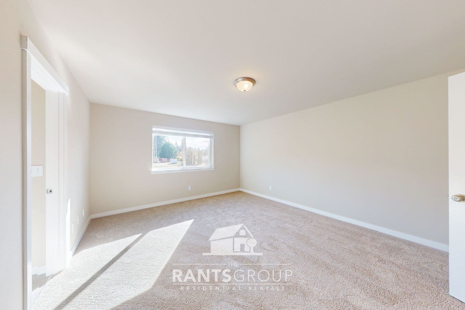 Yelm Multiplex: 15539 - 15533 Leah Ave SE