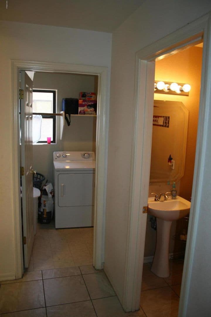 Phoenix House: 2010 W Tracy Ln