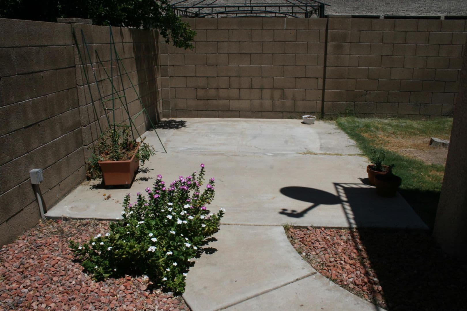 Phoenix House: 2010 W Tracy Ln