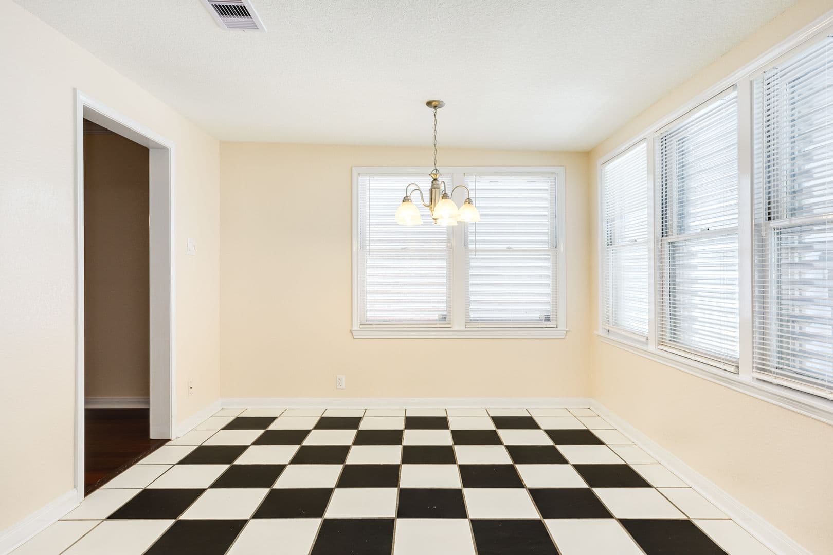 Galveston House: 114 Tarpon Ave