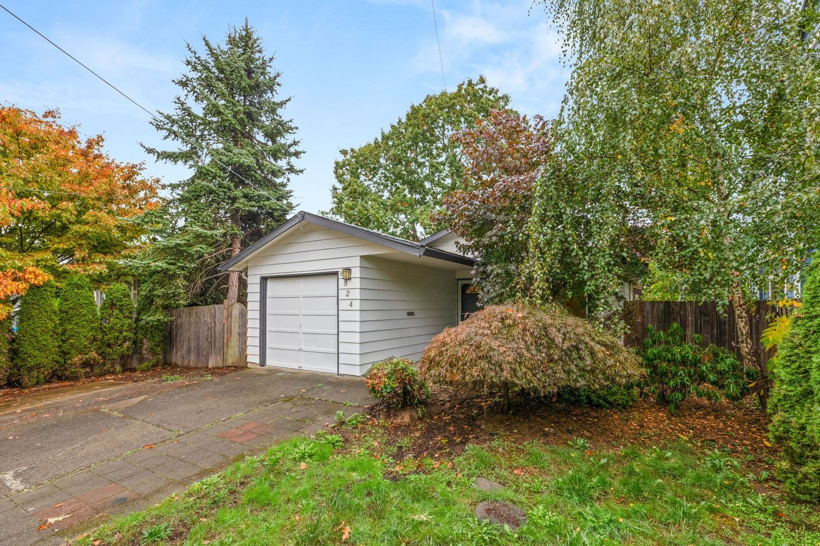 Portland House: 8924 SE Claybourne St