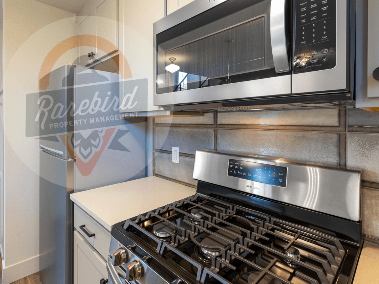 Portland Apartment: 2715 NE Flanders