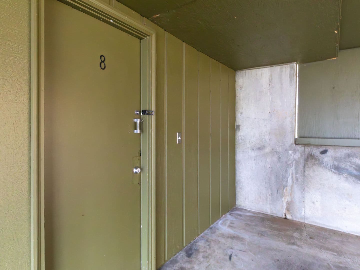 Portland Apartment: 17420 NE Halsey St
