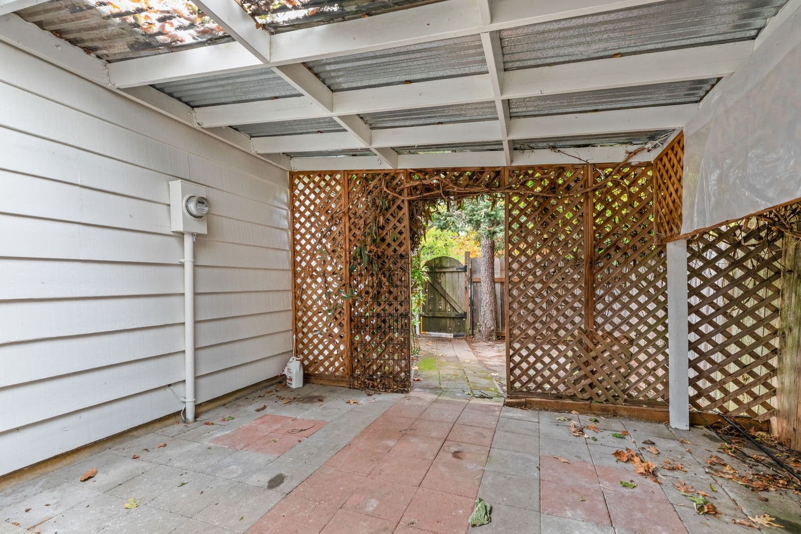 Portland House: 8924 SE Claybourne St